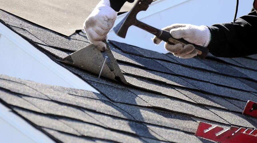 Expert Emergency Roof Repairs services in East Dubuque, IL